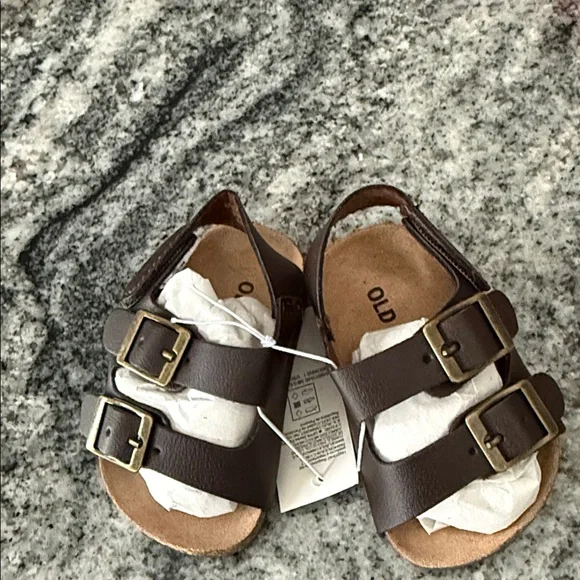 Old Navy Dark cute unisex NWT baby sandals sz 0-3 mos - Picture 2 of 3